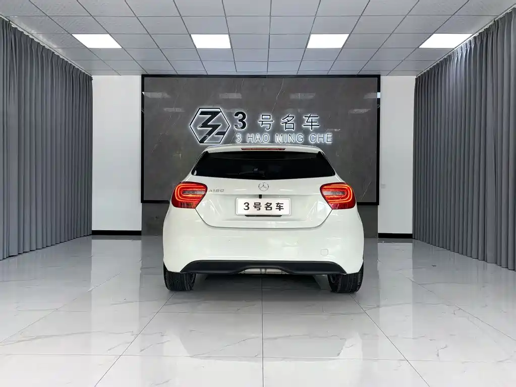 Mercedes-Benz A-Class 2015 — фото 2