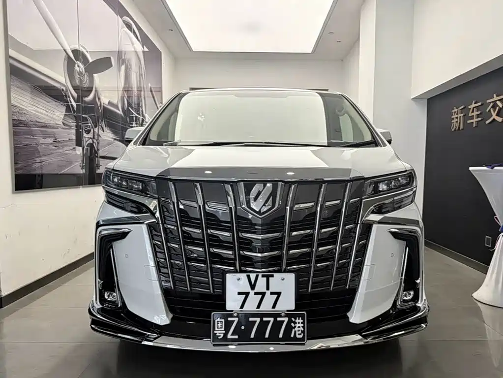Toyota Alphard 2017 — фото 2