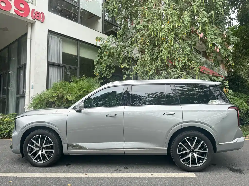 GAC Motor Trumpchi GS8 2023 — фото 5