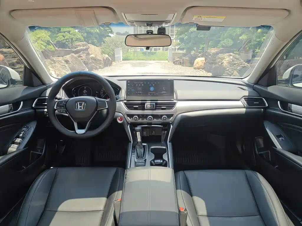 Honda Accord 2022 — фото 12