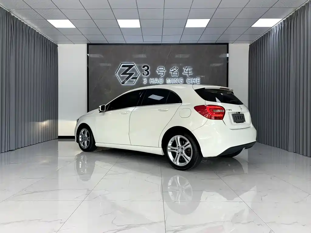 Mercedes-Benz A-Class 2015 — фото 5