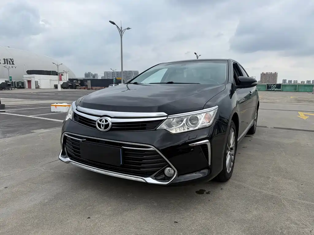 Toyota Camry 2016 — фото 1