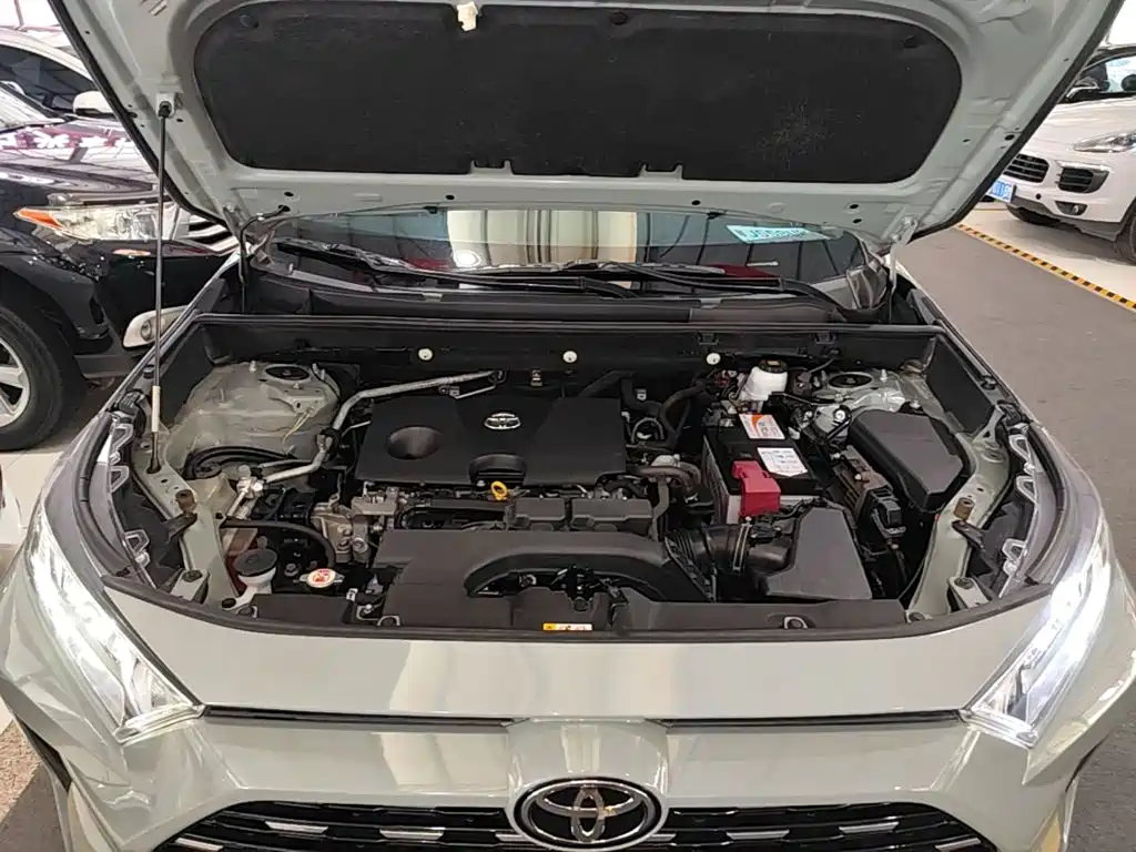 Toyota RAV4 2020 — фото 20