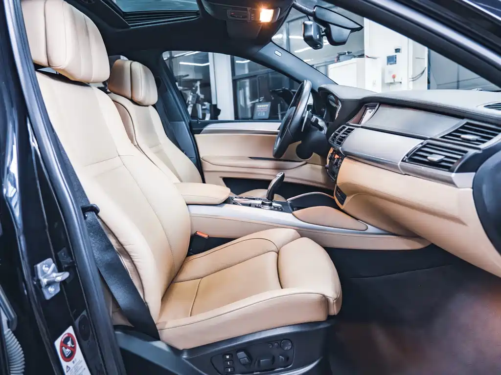 BMW X6 M 2013 — фото 15