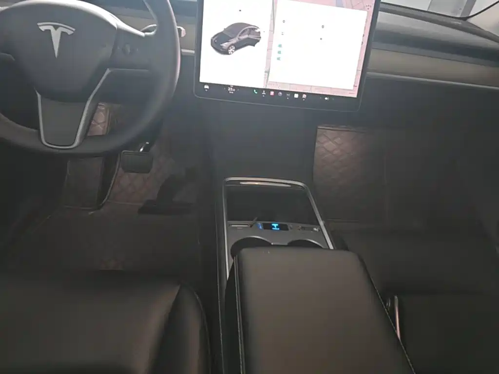 Tesla Model Y 2023 — фото 13