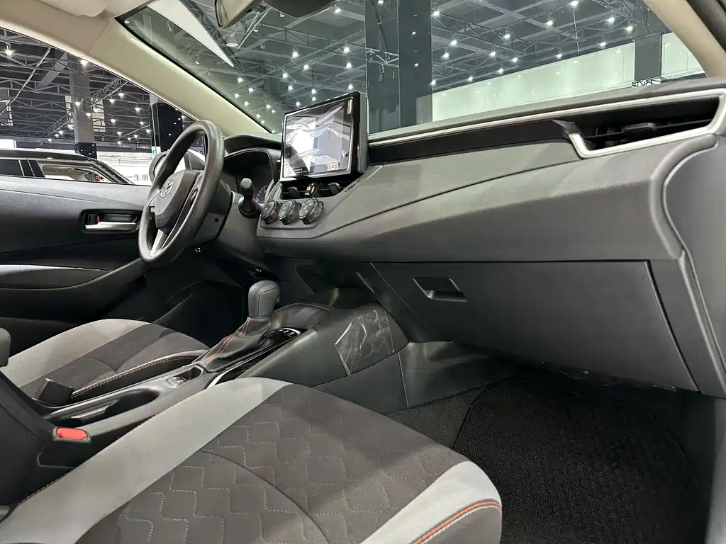 Toyota Corolla 2023 — фото 11