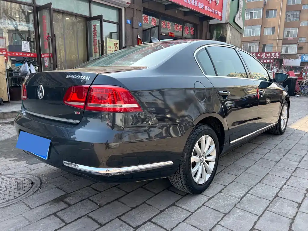 Volkswagen Magotan 2012