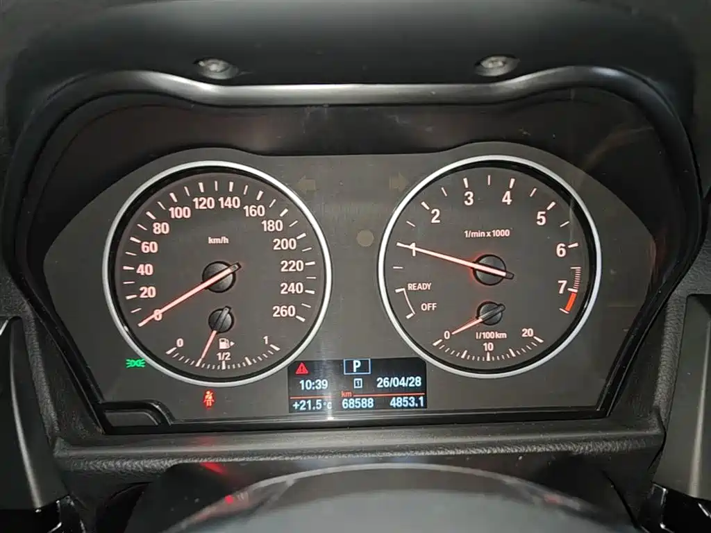 BMW 1 Series 2017 — фото 12