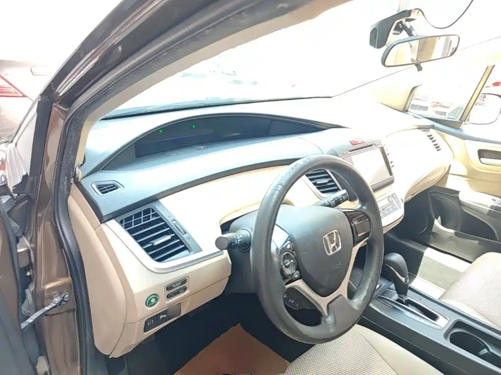 Honda Jade 2015 — фото 10
