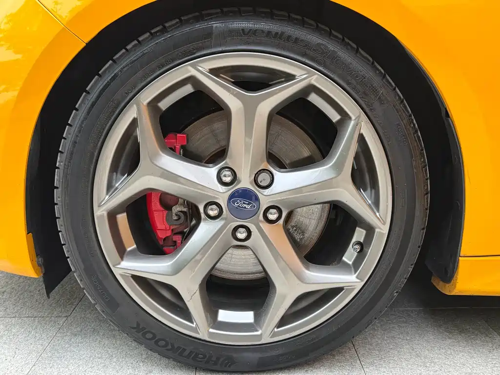 Ford Focus 2014 — фото 14