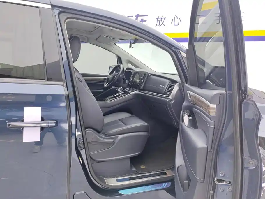 GAC Trumpchi M8 2022 — фото 8