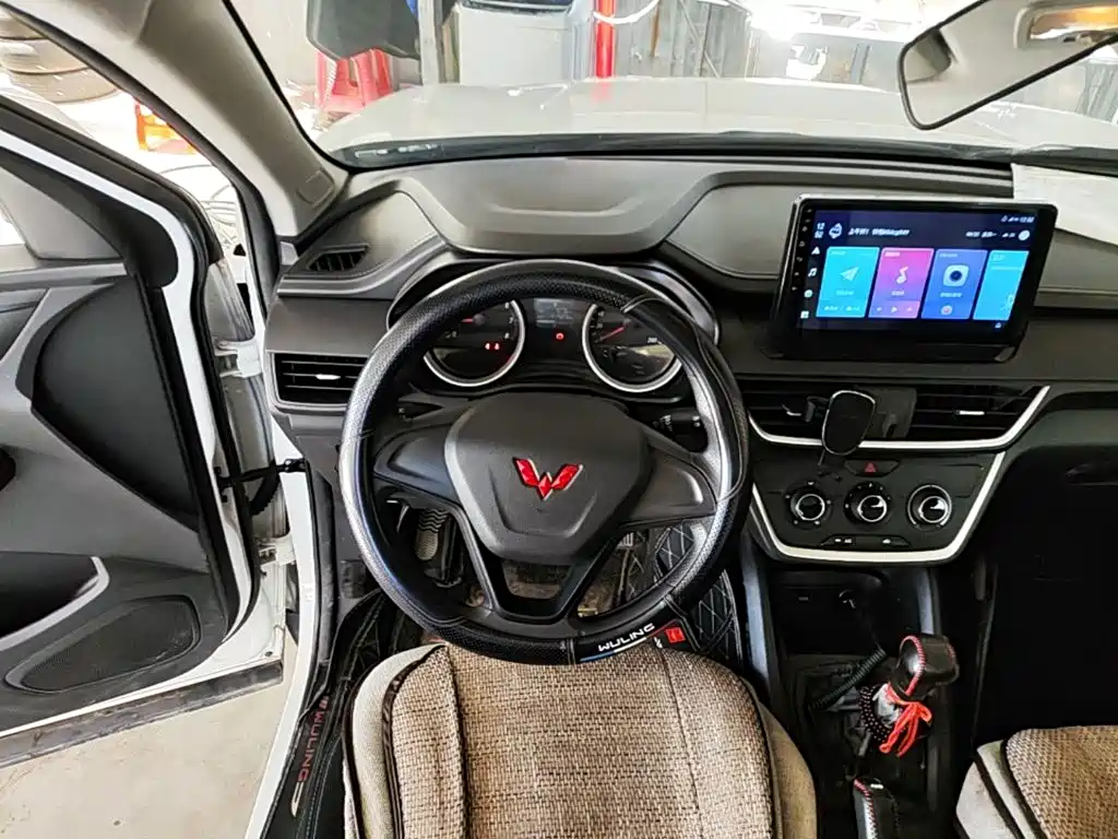 Wuling Hongguang S3 2022 — фото 11