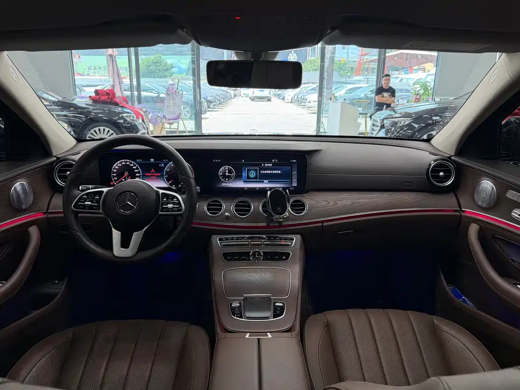 Mercedes-Benz E-Class 2020 — фото 14