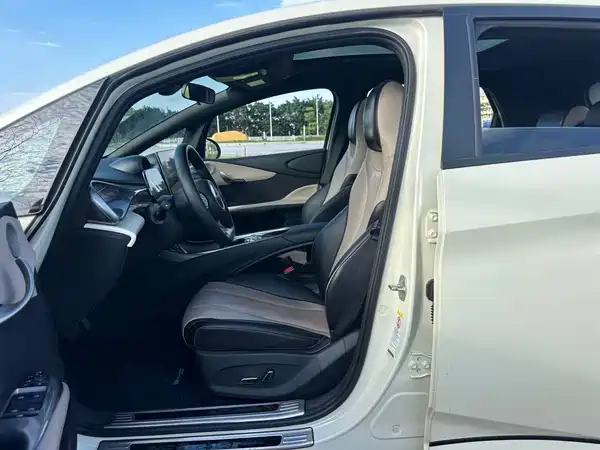 BYD Dolphin 2024