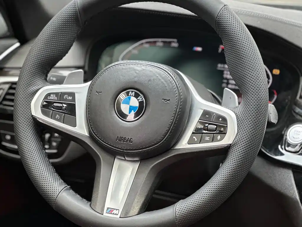 BMW 5 Series 2020 — фото 13