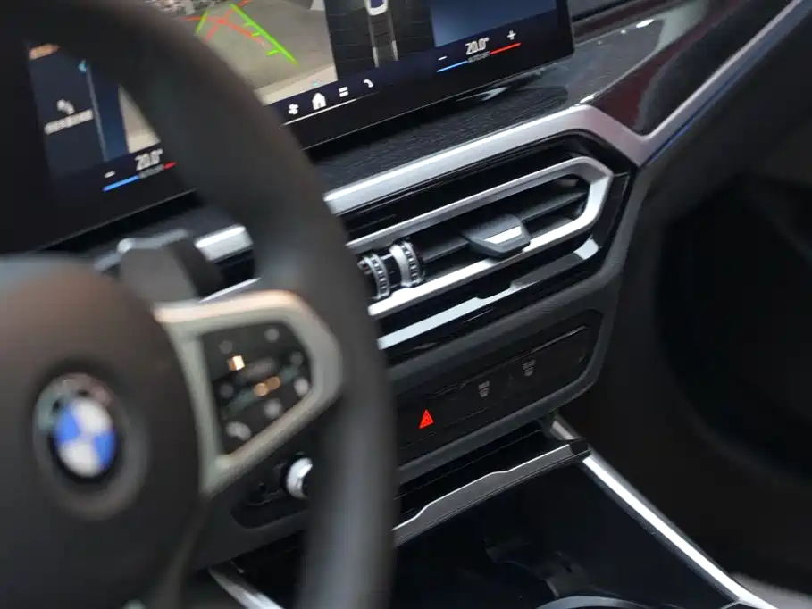 BMW 3 Series 2024 — фото 15