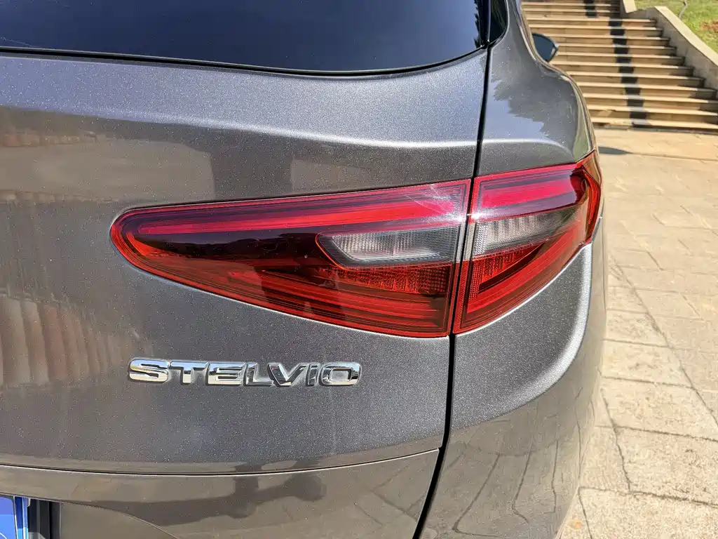 Alfa Romeo Stelvio 2020 — фото 11