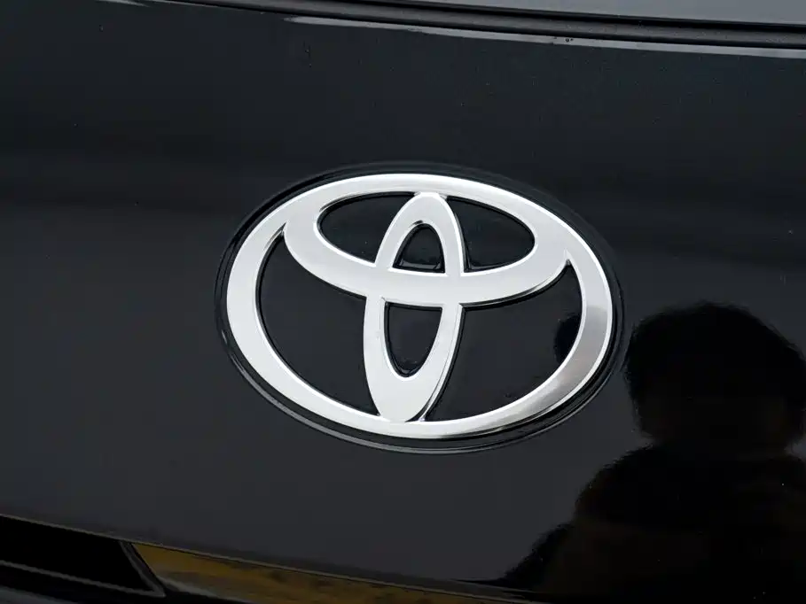 Toyota Camry 2025 — фото 9