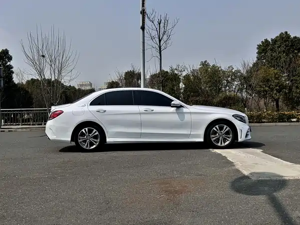 Mercedes-Benz C-Class 2021