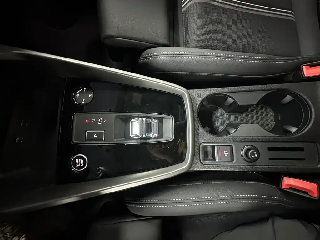 Audi A3 2023 — фото 18