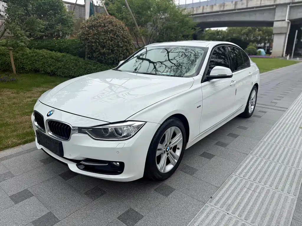 BMW 3 Series 2015 — фото 1