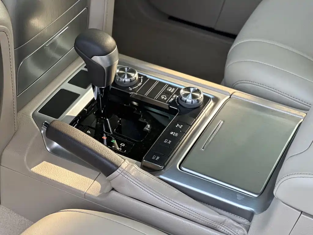 Toyota Land Cruiser 2020 — фото 21