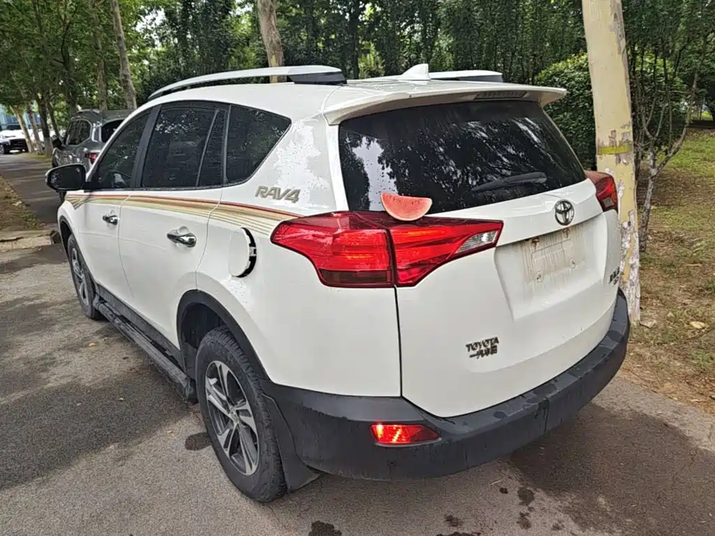 Toyota RAV4 2015 — фото 23