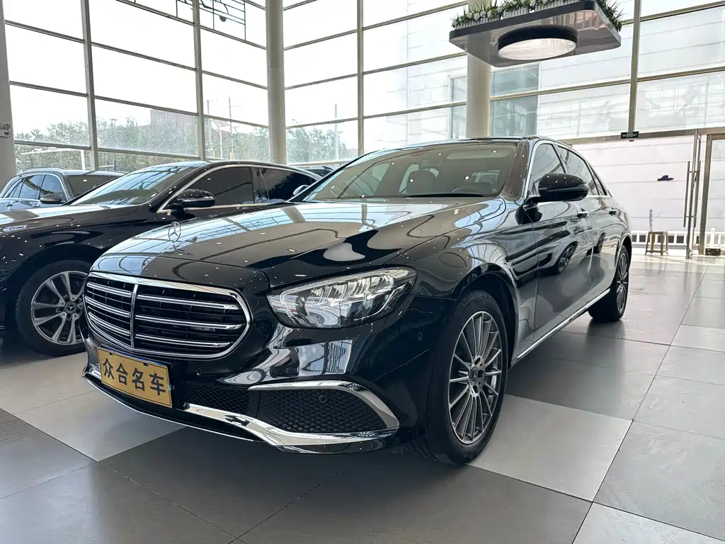 Mercedes-Benz E-Class 2023 — фото 1