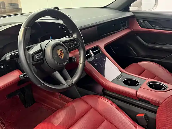 Porsche Taycan 2023