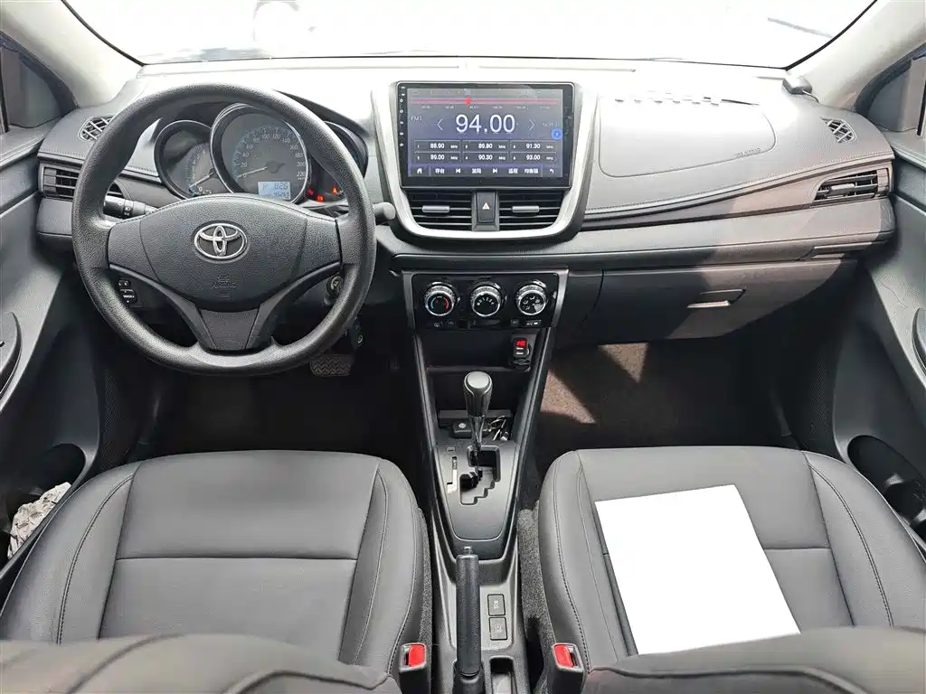 Toyota Yaris L 2019 — фото 7