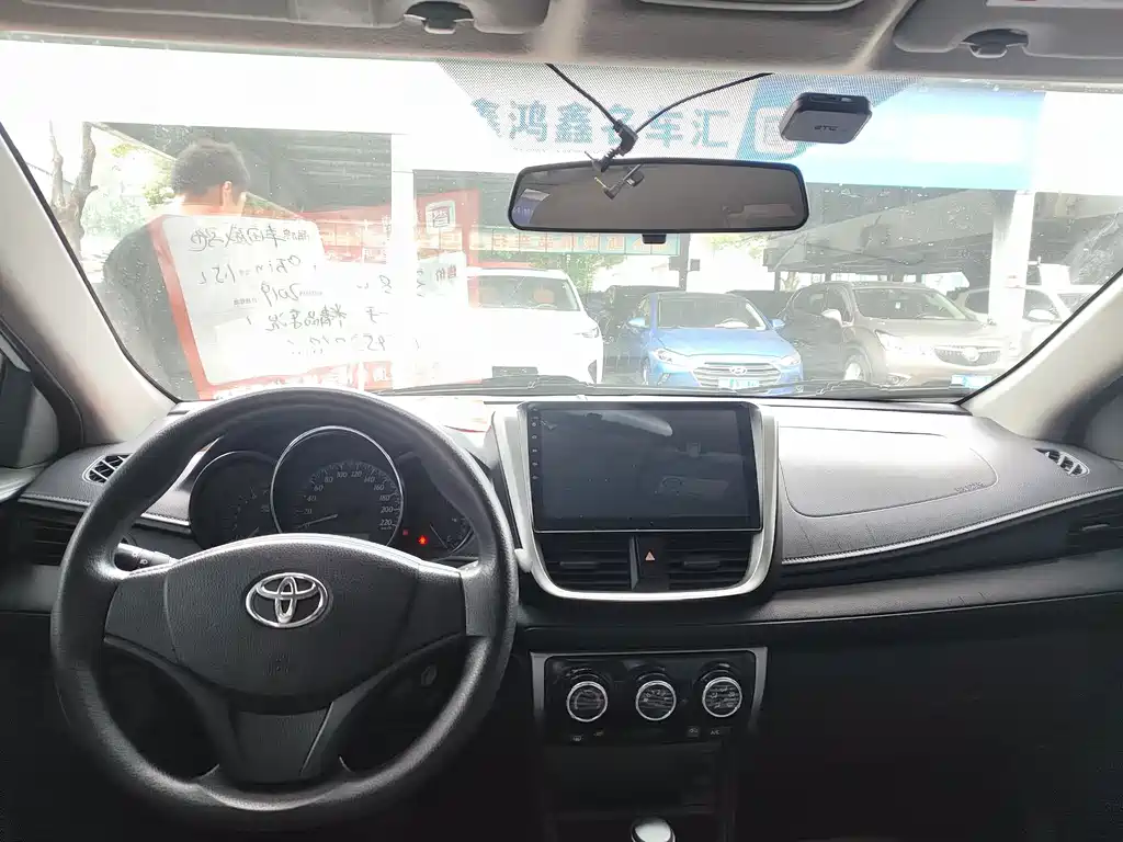 Toyota Yaris L 2019 — фото 4