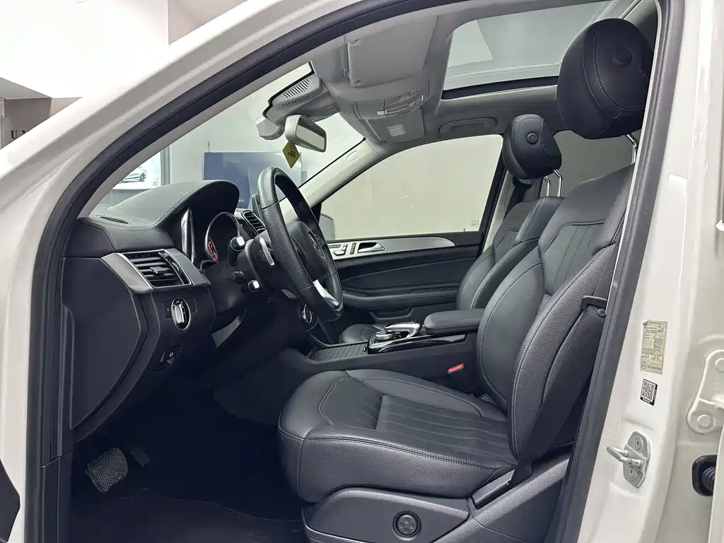 Mercedes-Benz GLS 2016 — фото 10