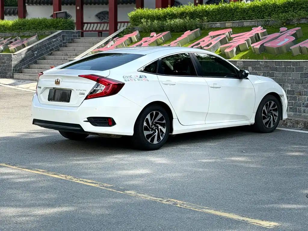 Honda Civic 2019 — фото 7