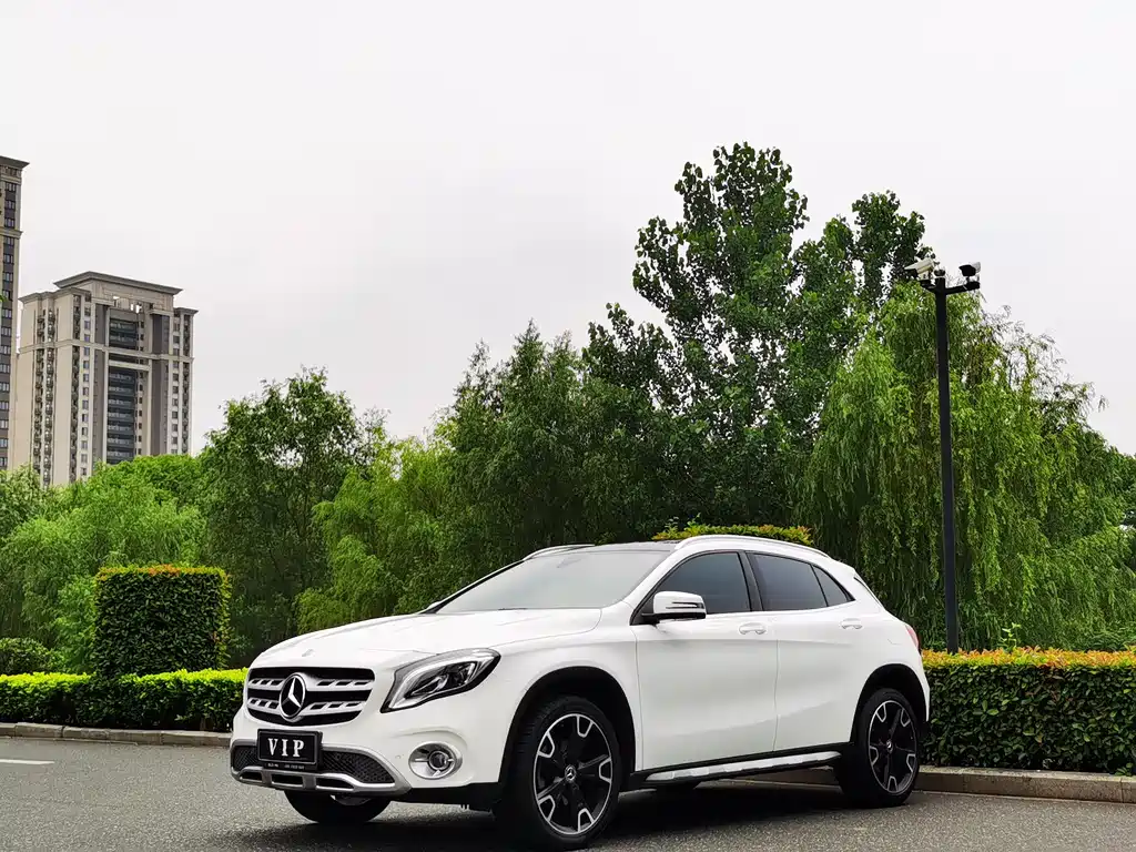 Mercedes-Benz GLA 2017 — фото 1