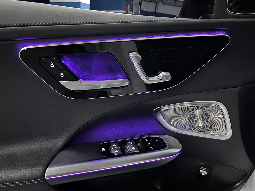 Mercedes-Benz C-Class 2025 — фото 13