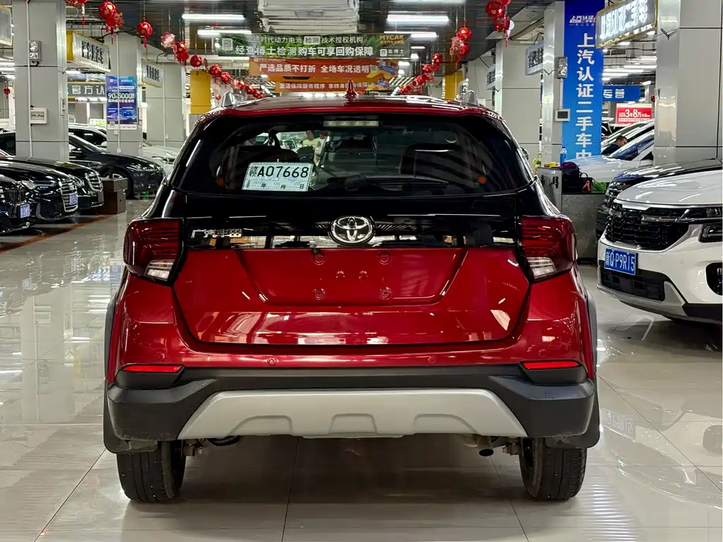 Toyota Yaris L 2023