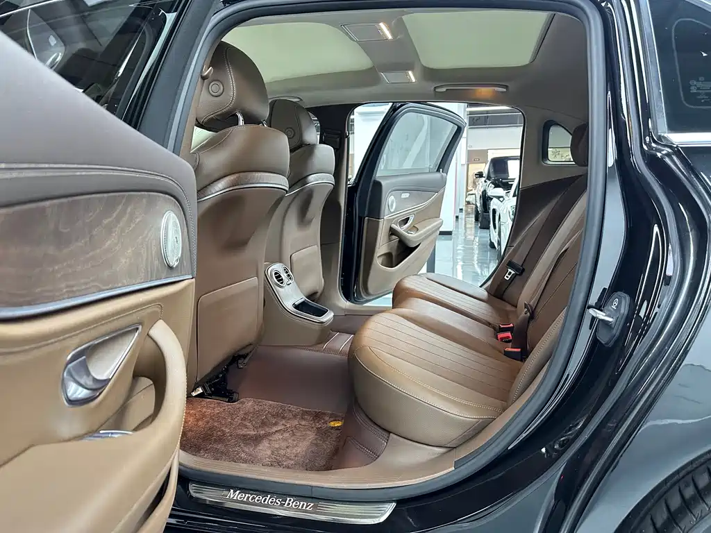 Mercedes-Benz E-Class 2021 — фото 12