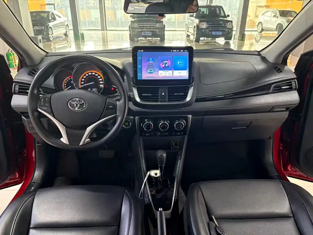 Toyota Yaris L 2023 — фото 8