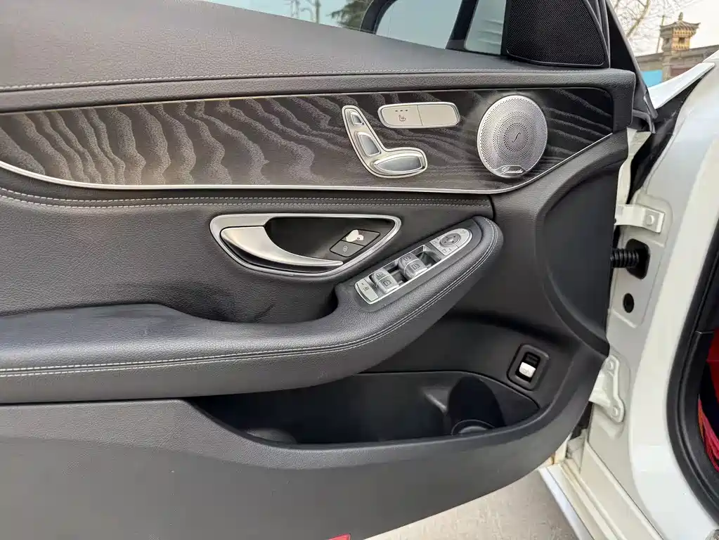 Mercedes-Benz C-Class 2017 — фото 11