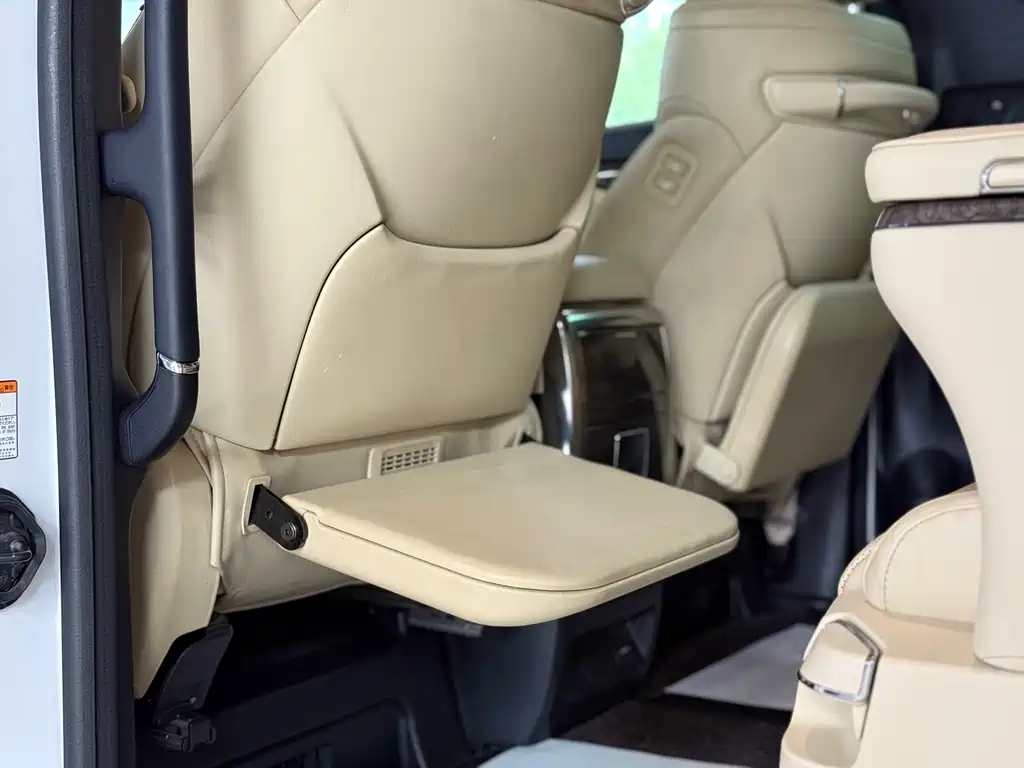 Toyota Vellfire 2021 — фото 16