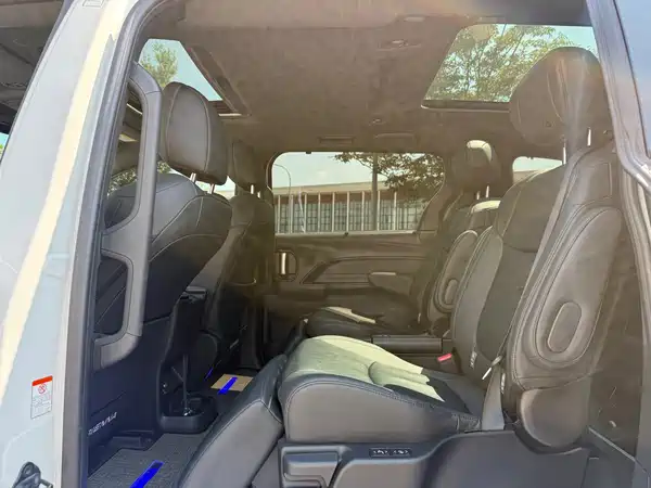 Toyota Granvia 2024