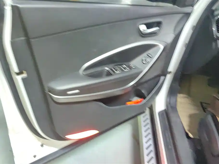 Hyundai Santa Fe 2015 — фото 7