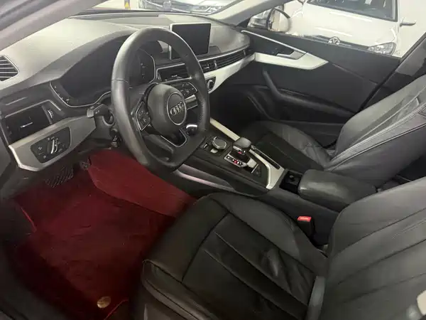 Audi A4L 2020