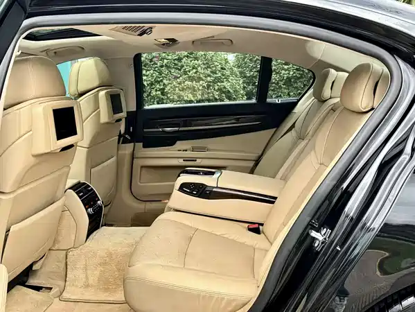 BMW 7 Series 2009