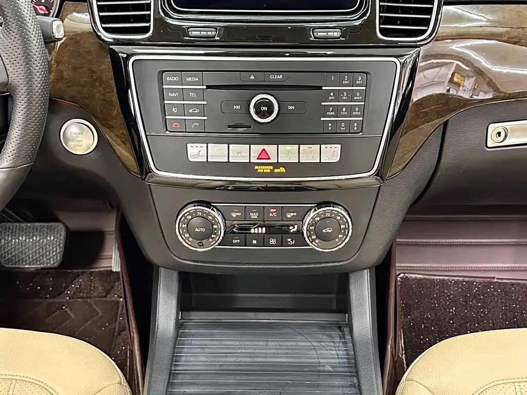 Mercedes-Benz GLS 2018 — фото 18