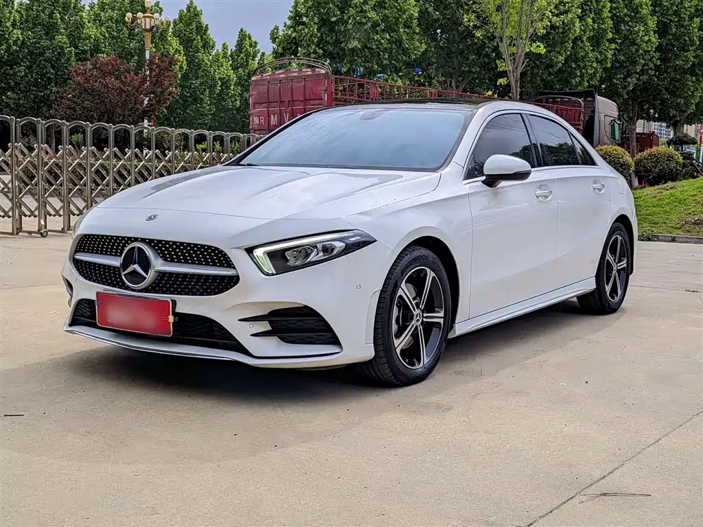 Mercedes-Benz A-Class 2022 — фото 2