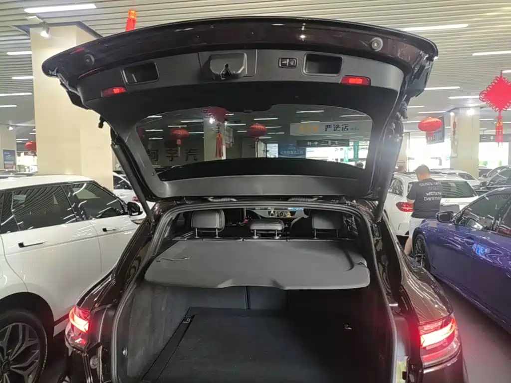 Porsche Macan 2019 — фото 19