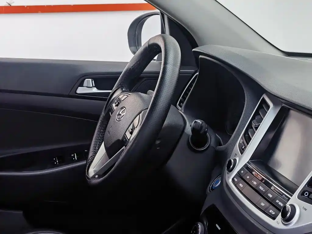 Hyundai Tucson 2017 — фото 22