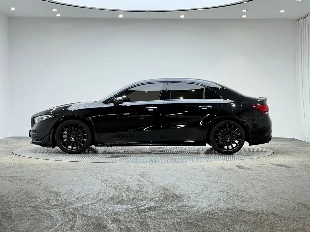 Mercedes-Benz A-Class AMG 2023 — фото 5