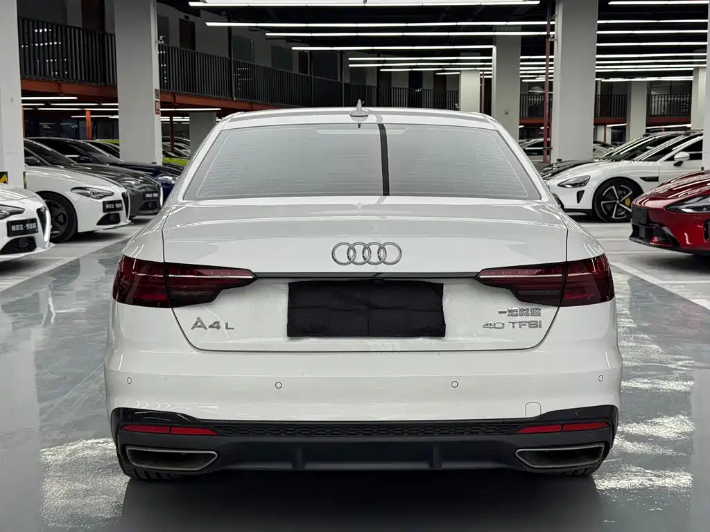 Audi A4L 2023 — фото 26